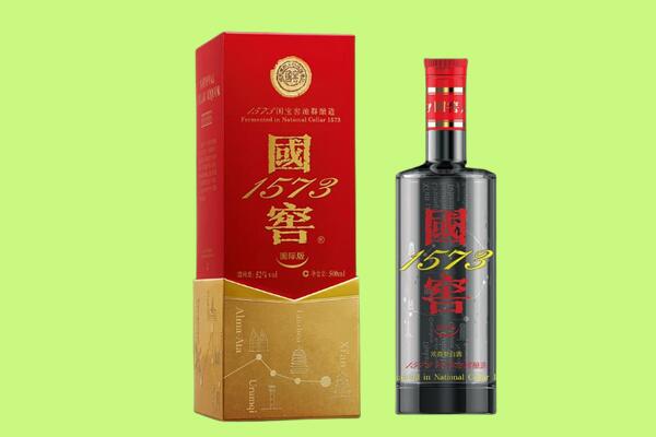 洛阳伊川县回收国窖1573.jpg